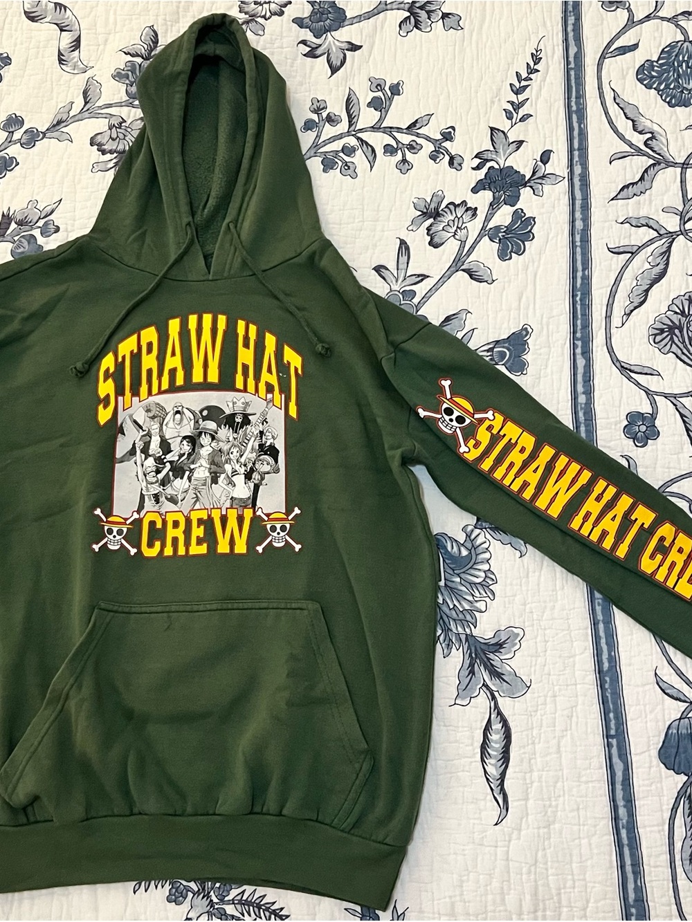 One Piece Olive Green "Straw Hat Crew" Graphic Hoodie Sz. Small